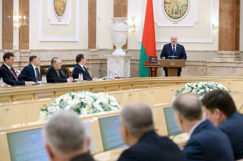 Лукашенко о смене поколений: Мы не были святыми, и они тоже не святые