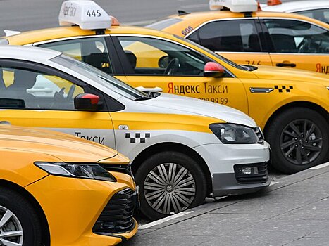 В МАДИ потребовали от агрегаторов такси не подключать водителей с иностранными правами