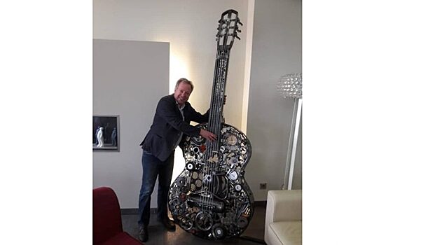 На музыкальный фестиваль в Калугу привезут гитару, собранную из металлолома