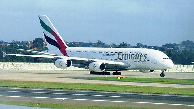 На борту самолета Emirates объявлено ЧП