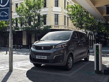 Peugeot Traveller подключили к розетке