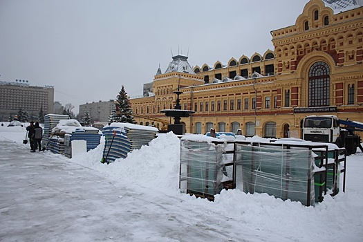 Каток начали монтировать у Нижегородской ярмарки