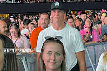 Футболист Том Брэди сходил с дочерью на концерт группы Blackpink