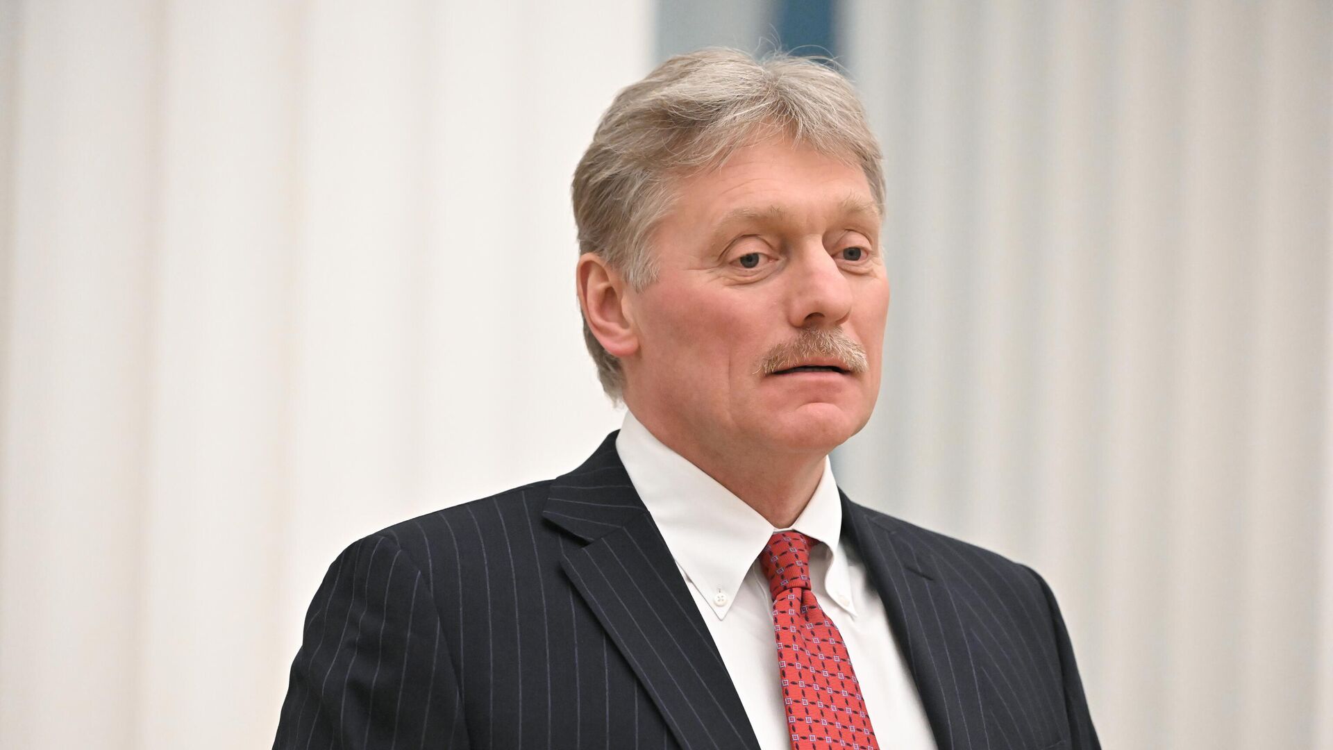 Песков предложил задать вопросы по предложению Володина по МУС Госдуме