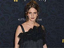 Образ подружки Ван Хельсинга, «дырявое» платье и наряд уставшей медузы: модные провалы звезд в декабре