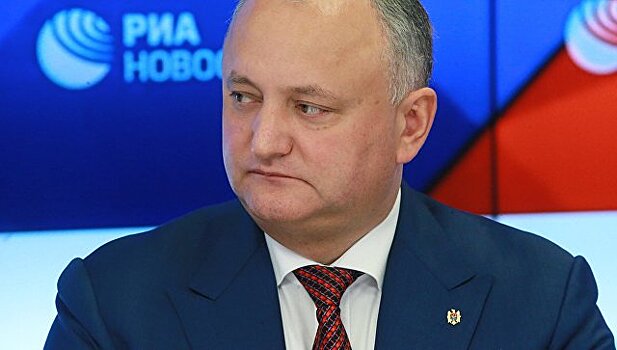В молдавском парламенте пригрозили Додону отставкой