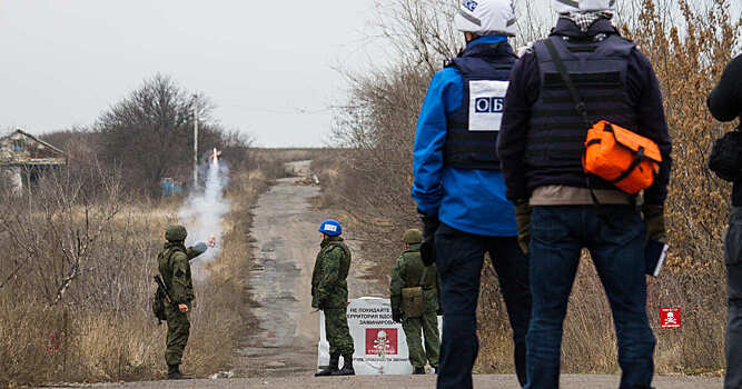 Корреспондент RT попал под обстрел в Мариуполе