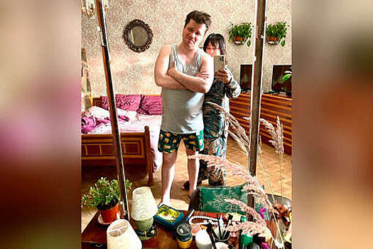 Актриса Лариса Гузеева выложила фото Гарика Харламова в семейных трусах