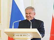 Рустам Минниханов наградил Михаила Юрина медалью "100 лет образования ТАССР"