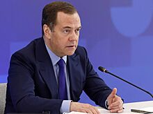 Медведев заявил о борьбе России с «надевшим новую маску» нацизмом