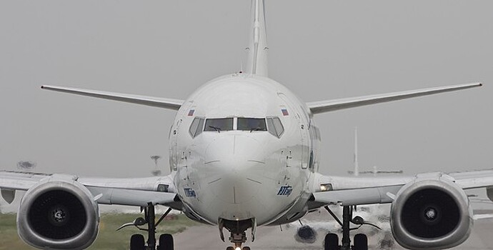 Круживший над Сургутом Boeing 737 приземлился