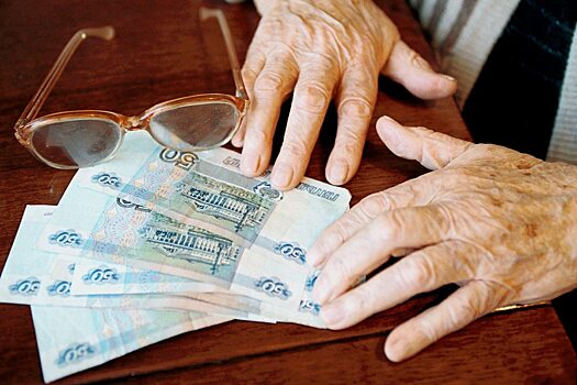 Пожилая пара из Саратова лишилась всех сбережений из-за мошенников