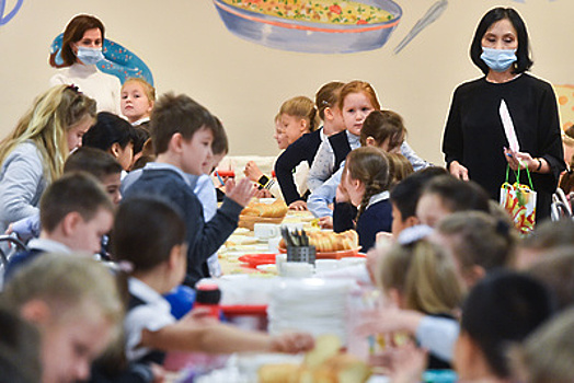 «Единая Россия» проверит качество горячего питания в школах Подмосковья