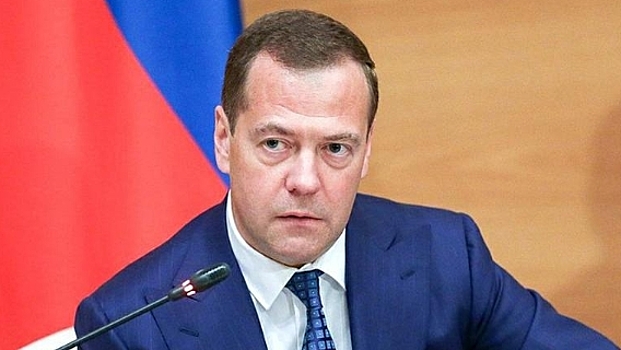 Медведев подвел итоги выборов и посоветовал единороссам «упростить лексикон»