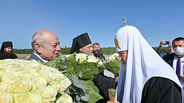 Патриарх Кирилл призвал власти ограничить поток туристов на Соловки