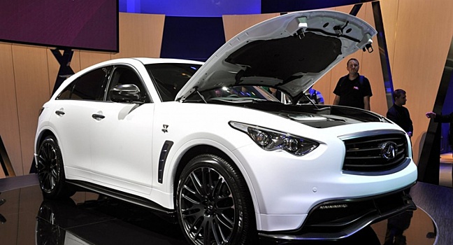 Infiniti QX70 на японском авторынке можно приобрести в хорошем состоянии за 2 млн. руб