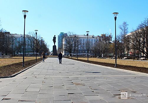 Брусчатка разваливается в центре Нижнего Новгорода