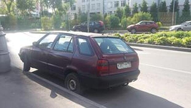 Брошенному автомобилю на Псковской грозит утилизация