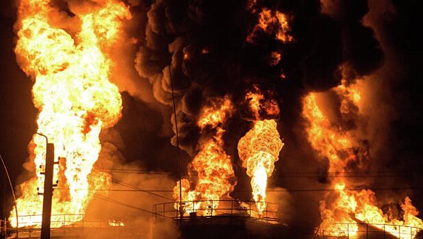 Названа причина пожара на нефтебазе под Киевом