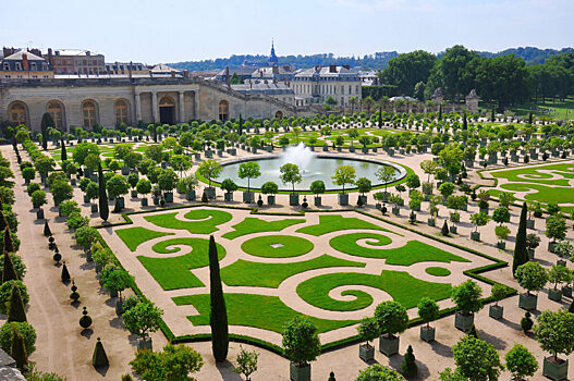 На территории Версальского дворца открывается отель Airelles Château de Versailles, Le Grand Contrôle