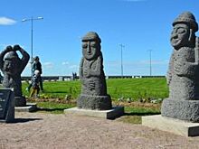 В парке 300-летия установили каменных идолов «Дольхарбан»