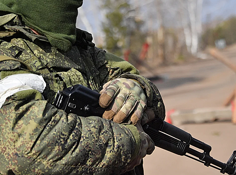 Военкор Юрий Котенок сообщил, что российские войска вытесняют ВСУ из Марьинки