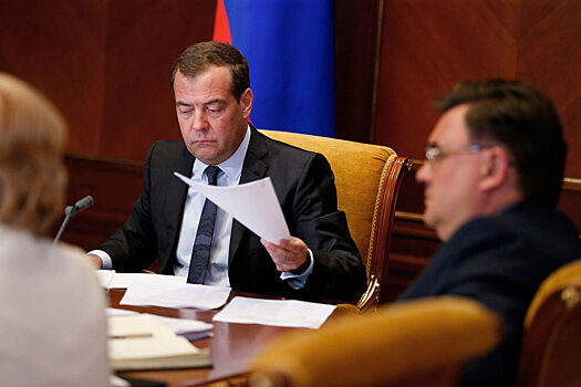 Медведев призвал активнее действовать летом в реализации нацпроектов