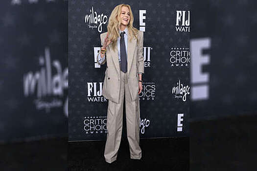 Актриса Николь Кидман появилась на публике в костюме с мужского плеча