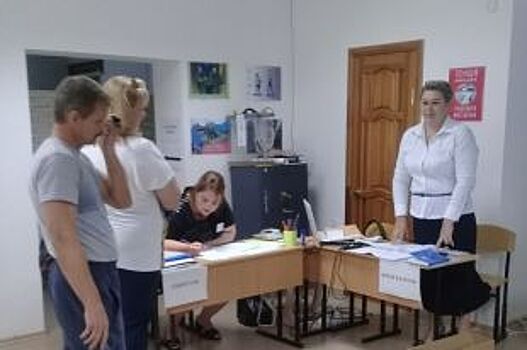 В Черкесске к семи утра в день выборов собралась очередь из избирателей