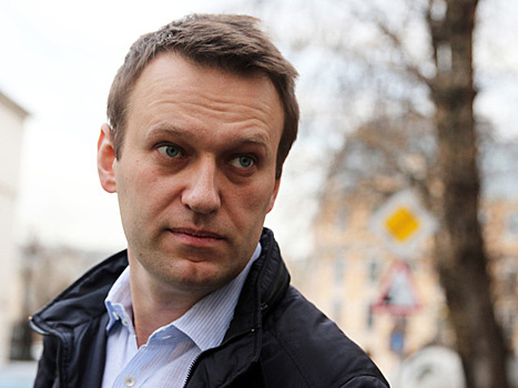 Навальный покинул Россию