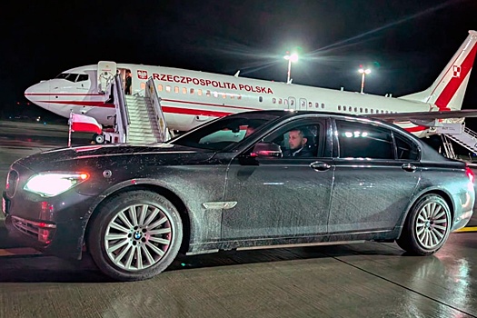 Президенту Польши Навроцкому подали грязный автомобиль в Риге