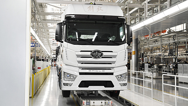 Стало известно, когда продажи седельных тягачей войдут в «норму»