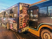 В Омске в массовом ДТП с автобусами пострадали 11 человек