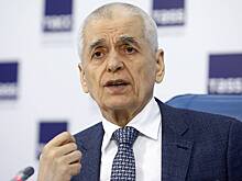 Онищенко объяснил тяжелое течение болезни Жириновского
