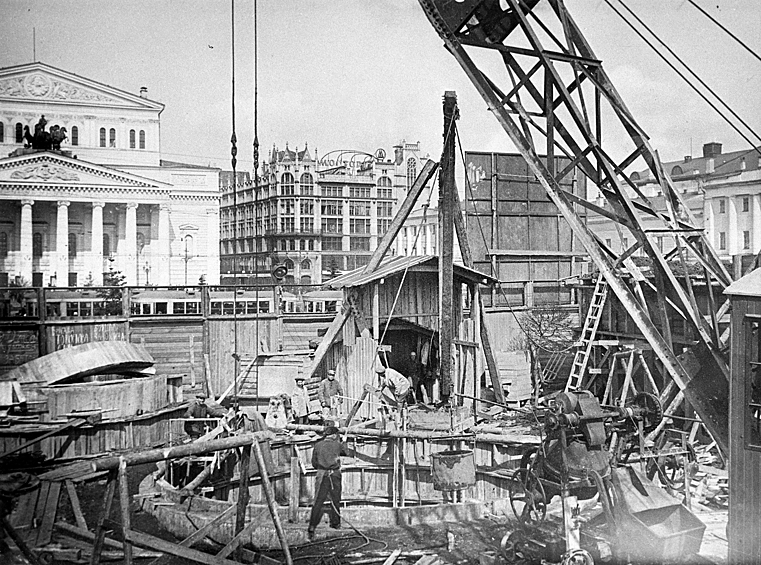 Строительство станции "Площадь Свердлова" (ныне "Театральная") Московского метрополитена, 1935 год