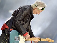 Гитарист The Rolling Stones бросил курить в 75 лет