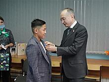 В Самарской области наградили 12-летнего мальчика медалью «За проявленное мужество»