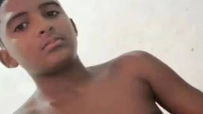 Акула растерзала подростка на пляже