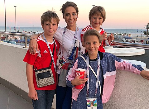 Юлия Барановская делится видео и фото отдыха с детьми на круизном лайнере