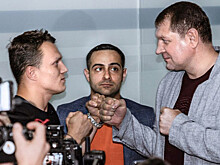 Александр Емельяненко одолел Артема Тарасова в бою на голых кулаках