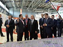 Мантуров: опыт "Иннопрома" поможет Екатеринбургу в борьбе за право принять ЭКСПО-2025