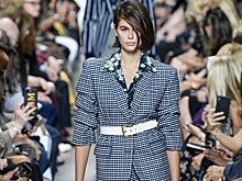 Сестры Хадид, Кайя Гербер, Адут Акеч и другие модели блеснули на показе Michael Kors Spring 2020 в жакетах с принтами и роскошных платьях