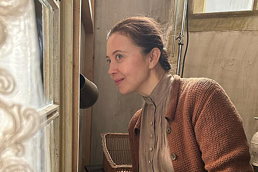 Актриса Наталья Самсонова сыграла Крупскую в сериале Кончаловского без грима