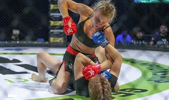 Волгоградка Дудакова выиграла третий профессиональный бой по ММА