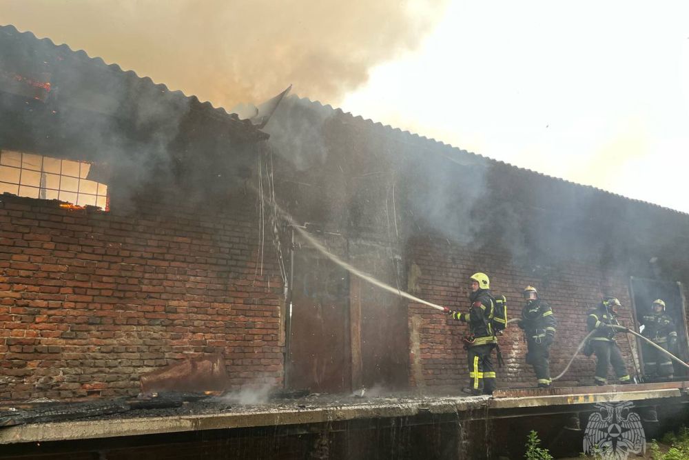 В Иваново загорелись склады с удобрениями