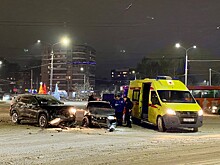 У «Золотого кольца» во время снегопада «поцеловались» «Ниссан» и «ВАЗ»