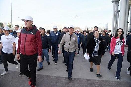 Личный пример: глава Минздрава Узбекистана возглавил марафон в Ташкенте