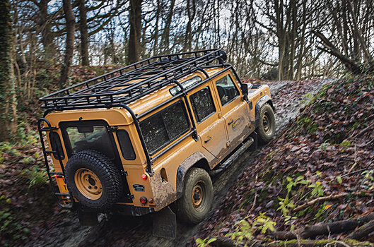 Land Rover вернет в производство старый Defender