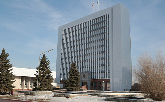 Новосибирские депутаты приняли в первом чтении бюджет области с дефицитом в 2,5%