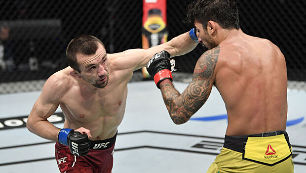 Российский боец потерпел свое первое поражение в UFC